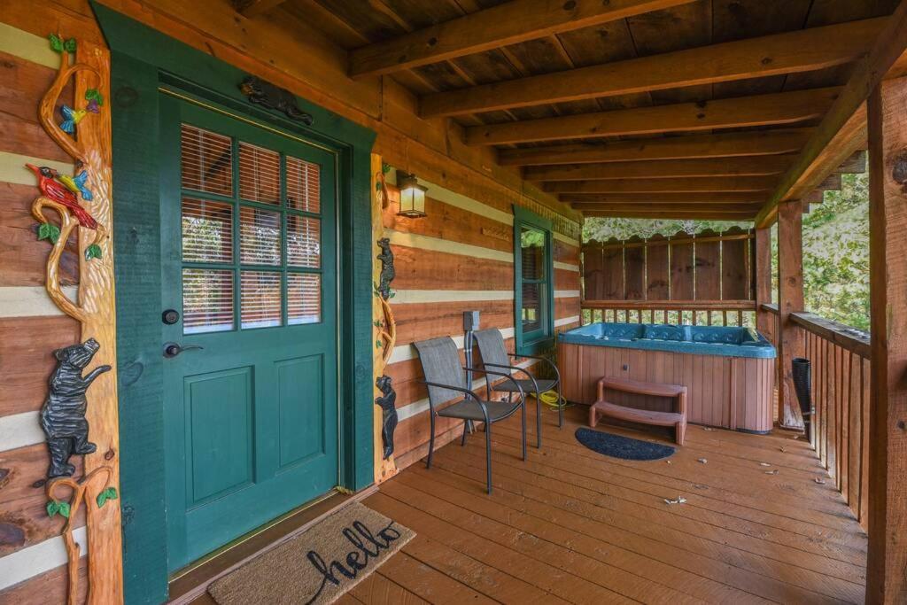 View! Cozy, Private, Fireplace, Hot Tub Log Cabin, Honeymoon! Sevierville Exteriér fotografie