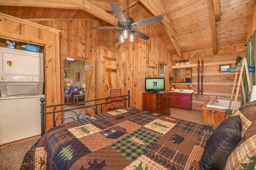 View! Cozy, Private, Fireplace, Hot Tub Log Cabin, Honeymoon! Sevierville Exteriér fotografie