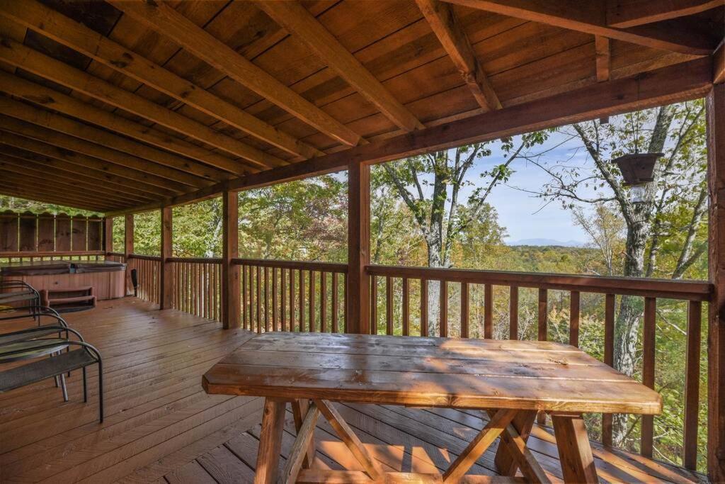 View! Cozy, Private, Fireplace, Hot Tub Log Cabin, Honeymoon! Sevierville Exteriér fotografie