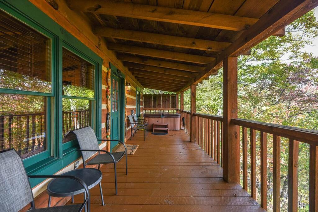 View! Cozy, Private, Fireplace, Hot Tub Log Cabin, Honeymoon! Sevierville Exteriér fotografie