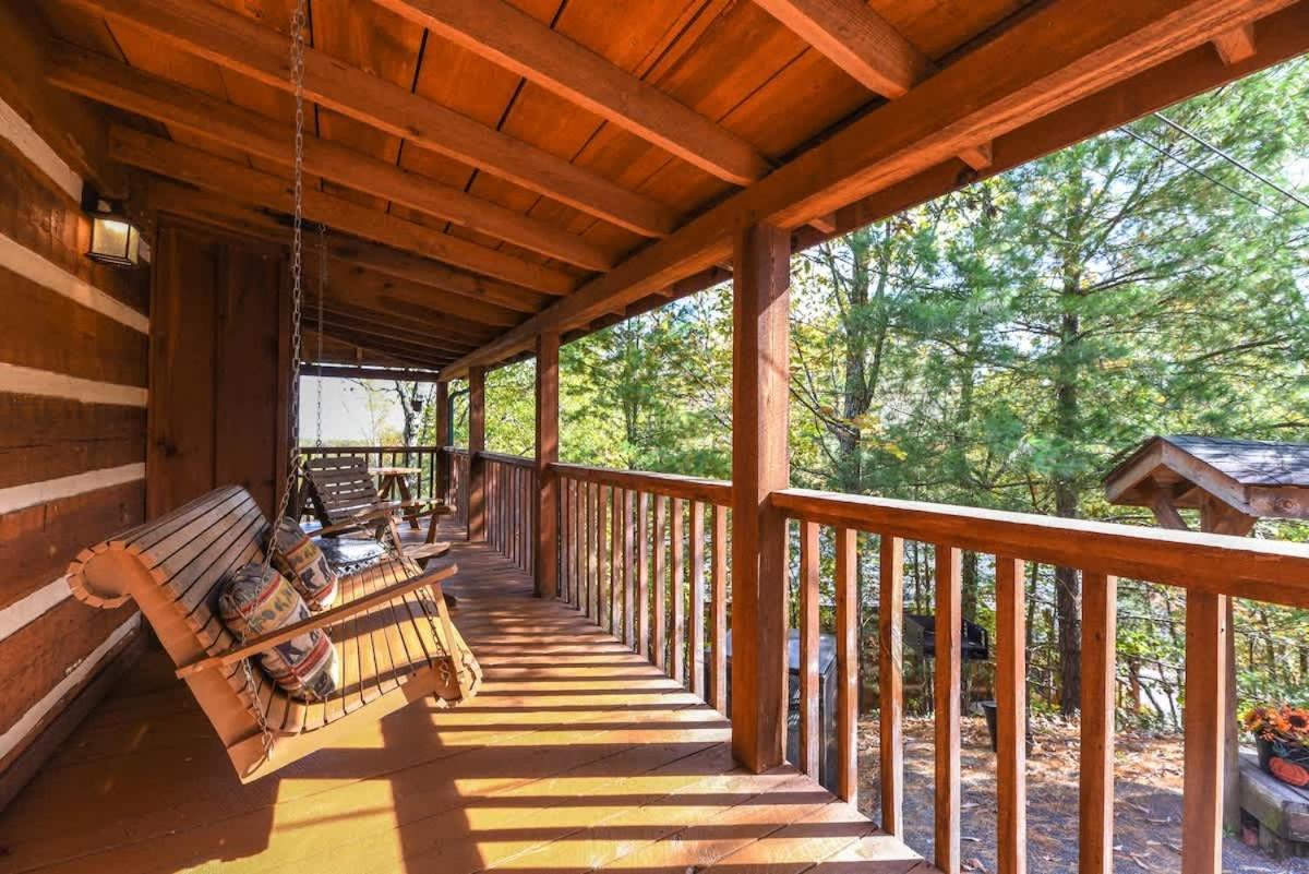 View! Cozy, Private, Fireplace, Hot Tub Log Cabin, Honeymoon! Sevierville Exteriér fotografie