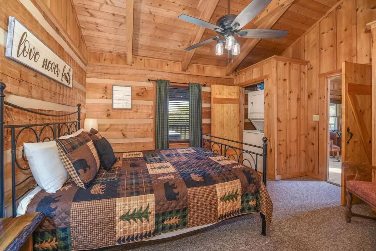 View! Cozy, Private, Fireplace, Hot Tub Log Cabin, Honeymoon! Sevierville Exteriér fotografie