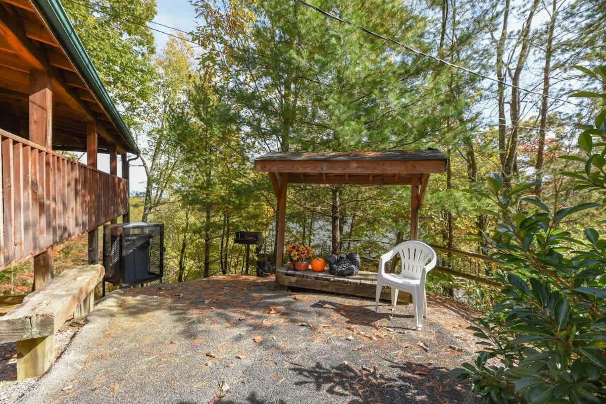 View! Cozy, Private, Fireplace, Hot Tub Log Cabin, Honeymoon! Sevierville Exteriér fotografie